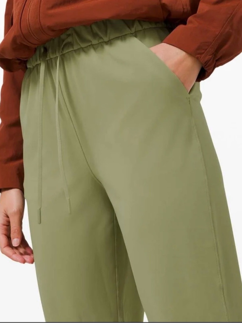 EUC Lululemon Keep Moving Pant 7/8 High-Rise Size 4 Rosemary Green